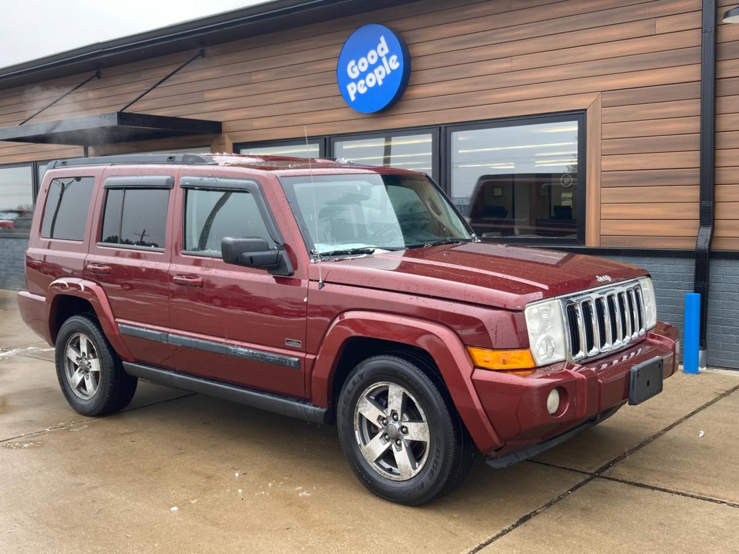 2008 Red Rock Red Met Jeep Commander Sport 4WD (1J8HG48K78C) with an 3.7L V6 SOHC 12V engine, 5-Speed Automatic Overdrive transmission, located at 1800 South Ihm Blvd, Freeport, IL, 61032, (815) 232-5543, 42.278645, -89.607994 - Photo#0